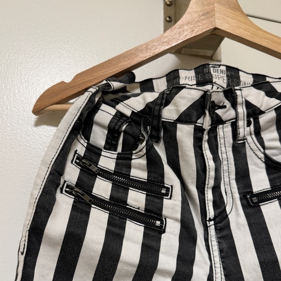 Hot topic jeans, high rise, striped - Picture 2 of 3